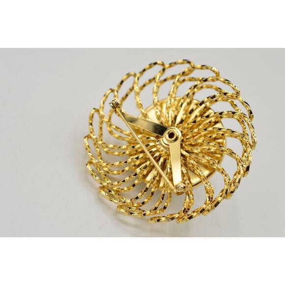 Vintage Pin Brooch Gold Tone Large Pearl 3D Round Chunky Filigree 1980s BinV - Picture 10 of 10